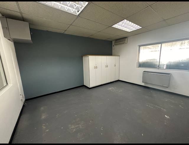 571M² WORKSHOP TO LET IN PAARDEN EILAND